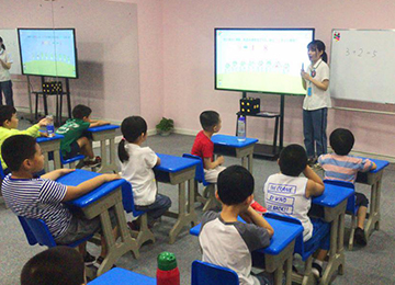 快来天津早知道，和小猴子排排坐学习数学运算