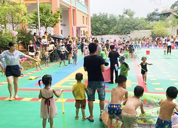 优路教育郑州早知道亲子主题活动回顾，清凉一夏泼水节